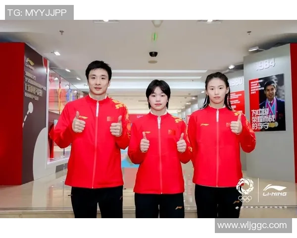 游泳名将的荣耀与挑战：从训练到世界舞台的成长之路